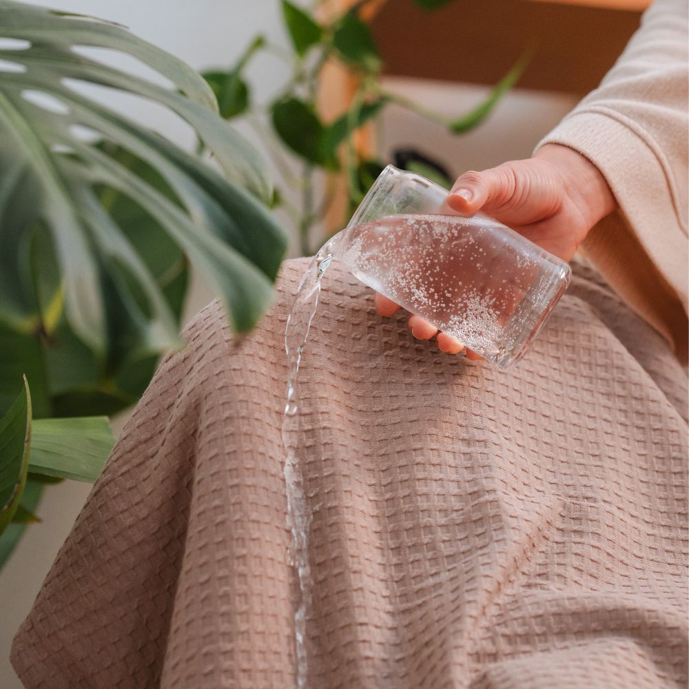 blanket repelling water spill